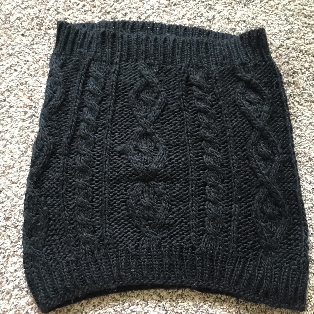 Black tube scarf
